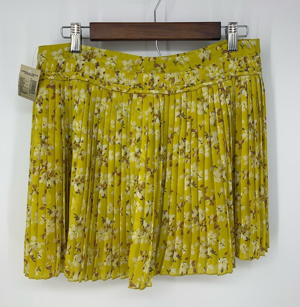 NWT American Eagle Womens Mustard Yellow Floral Pleated Mini Skirt Size 8 Retro
